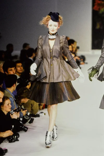 Look 50